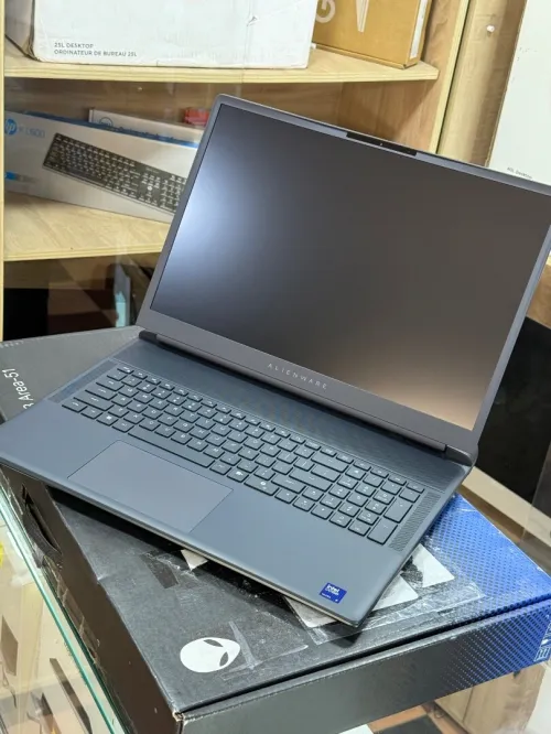ALIENWARE 18 Area 51 ULTRA 9 275Hx 64Go DDR5 2To SSD NVIDIA GEFORCE RTX5090 24Go GDDR7 NEUF SOUS EMB