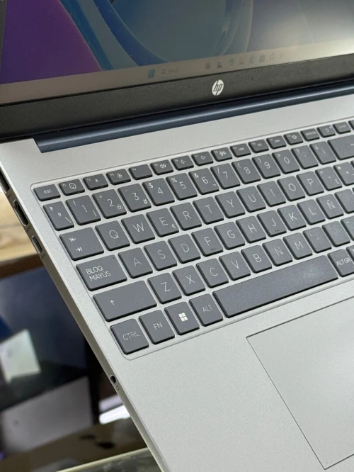 HP LAPTOP 15 FC0XXX AMD RYZEN 5 7520U 16GO 1TO SSD NVME