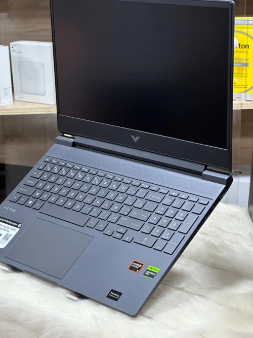 HP VICTUS 15 FB2082WM AMD RYZEN 5 8645HS 8GO DDR5 512GO SSD NVIDIA GEFORCE RTX4050 6GO NEUF SOUS EMB