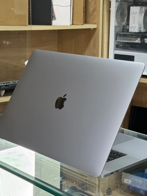 MACBOOK PRO RETINA 16 TOUCHBAR I9 9880H 2.3GHZ 64GO 2TO SSD AMD RADEON PRO 5500M 8GO