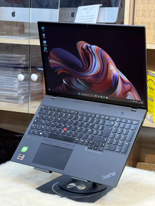 LENOVO THINKPAD P16s GEN 2 AMD RYZEN 7 PRO 7840U 32GO DDR5x 512GO SSD NVME AMD RADEON 780M 4GO GDDR6