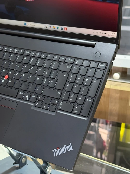 LENOVO THINKPAD E16 GEN 2 ULTRA 7 155H 16GO 512GO SSD NVME
