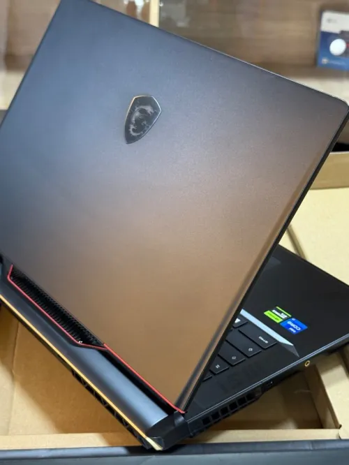 MSI RAIDER GE78HX 13VG I7 13700Hx 32GO 2TO SSD NVIDIA GEFORCE RTX4070 8GO NEUF SOUS EMBALLAGE 