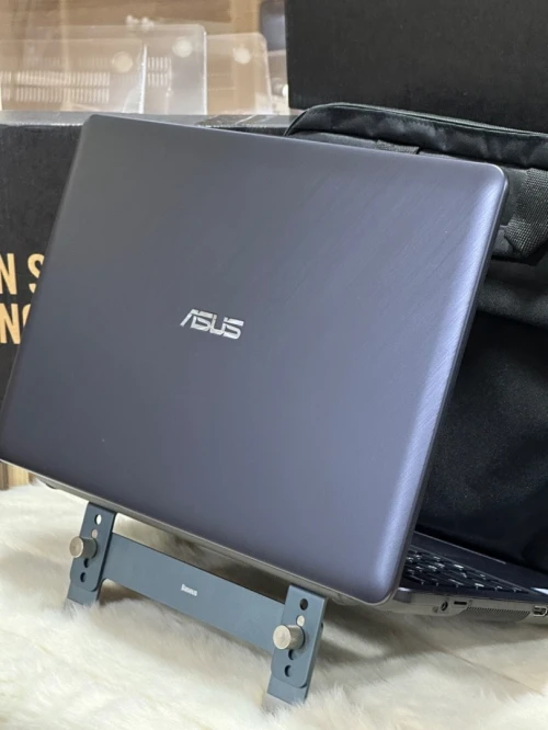 ASUS VIVOBOOK 15 X543U I3 7100U 4GO 256GO SSD NEUF SOUS EMBALLAGE 