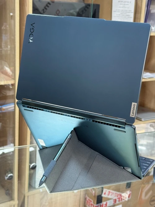 LENOVO YOGA BOOK 9 13IMU9 INTEL CORE ULTRA 7 155U 32GO 1TO SSD 4K OLED TACTILE STYLE SOURIS 