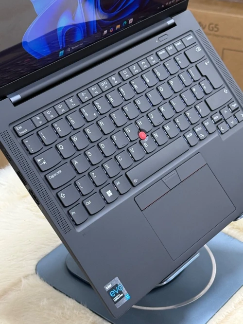 LENOVO THINKPAD X1 CARBON GEN 9 I7 EVO 1185G7 32GO 512GO SSD 4K OLED