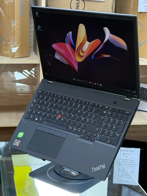 LENOVO THINKPAD P16s GEN 2 AMD RYZEN 7 PRO 7840U 32Go 512GO SSD NVME 