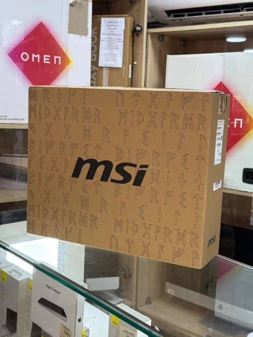 MSI TITAN 18 HX DRAGON ÉDITION ULTRA 9 285Hx 96Go 6To SSD NVIDIA GeForce RTX5090 24Go GDDR7 4K Neuf 