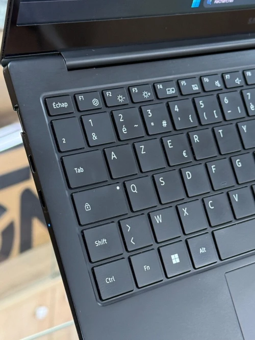SAMSUNG GALAXYBOOK 2 PRO 950XED INTEL CORE I7 EVO 1260P 16GO 512GO SSD NVME