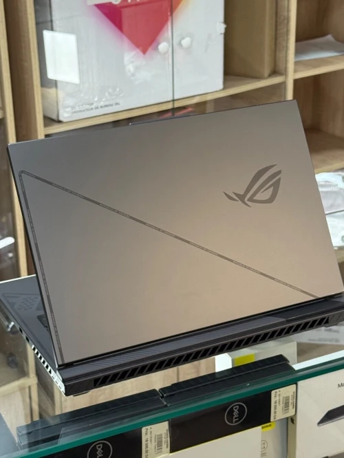 ASUS ROG STRIX G18 G814JV I7 13650HX 32GO 1TO SSD NVIDIA GEFORCE RTX4060 8GO GDDR6 18 240Hz