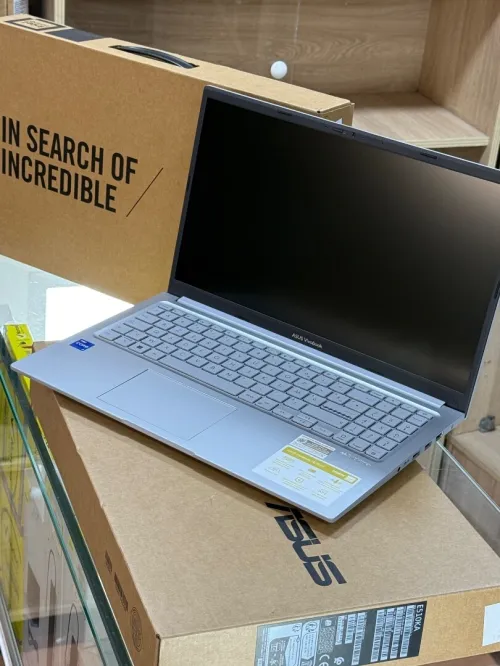 ASUS VIVOBOOK 15 X1504V I7 1355U 8GO 512GO SSD NEUF SOUS EMBALLAGE