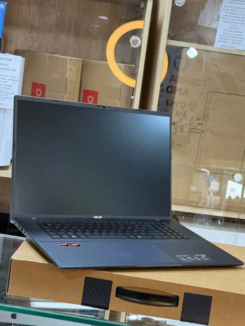 ASUS VIVOBOOK 18 M1807H AMD RYZEN 7 260 32GO 1TO SSD NVME NEUF SOUS EMBALLAGE