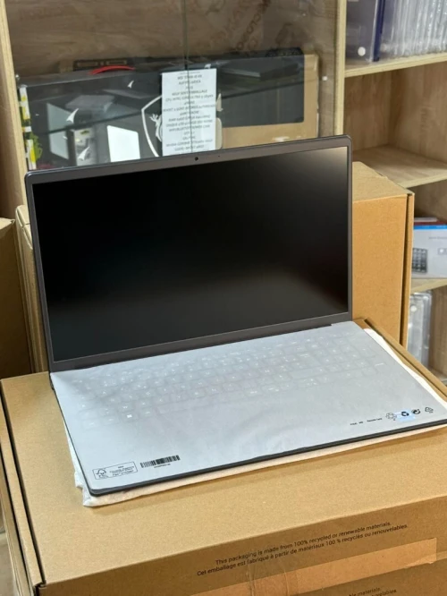 DELL VOSTRO 15 3530 I3 1305U 8GO 512GO SSD NEUF SOUS EMBALLAGE