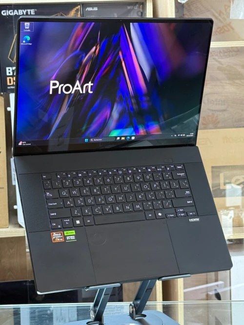 ASUS PROART P16 H7606Wi AMD RYZEN AI 9 HX 370 64GO 2TO SSD NVIDIA GEFORCE RTX4070 8GO 4K OLED TACTIL