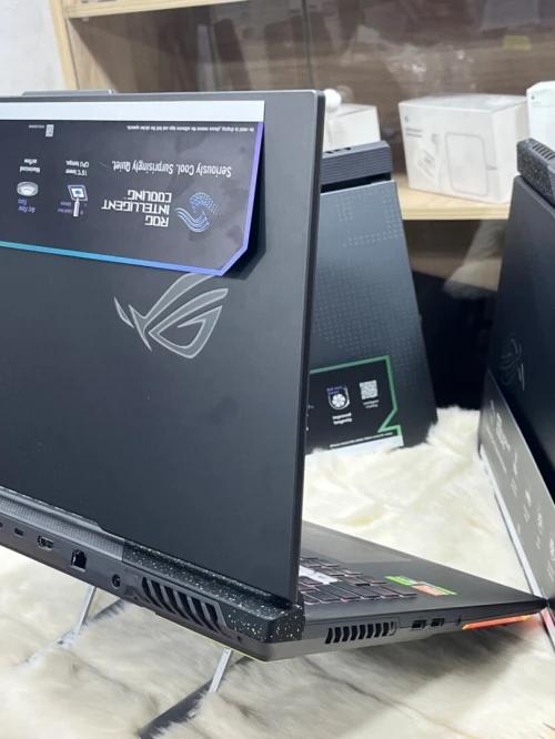 ASUS ROG STRIX G17 ECRAN 17.3" FHD LED IPS 144HZ 3MS RYZEN 9 7940HX 32GO 1TO SSD RTX4070 8GO WIN 11