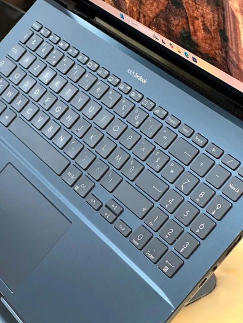 ASUS ZENBOOK UX535QE AMD RYZEN 9 5900HX 16GO 1TO SSD NVIDIA GEFORCE RTX3050Ti 4GO TACTILE 
