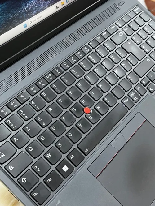 LENOVO THINKPAD P16v GEN1 I7 vpro 13800h 32go DDR5 512 SSD RTX 2000 ada 8g