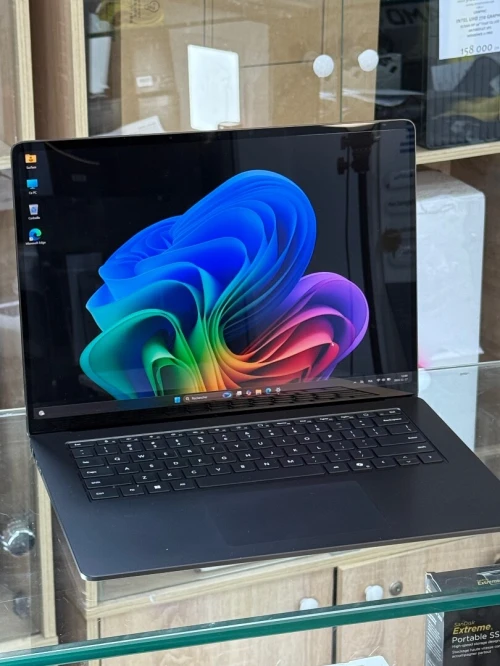 SURFACE LAPTOP 7 BLACK ÉDITION SNAPDRAGON X12 CORE 16GO 512GO SSD TACTILE
