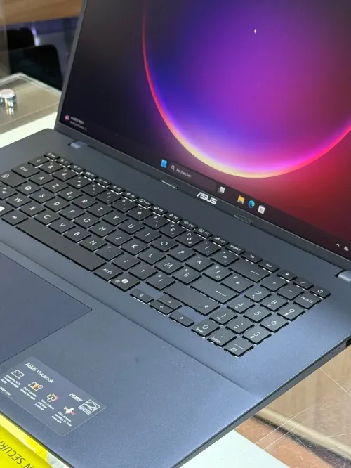 ASUS VIVOBOOK 18 M1807Ha AMD RYZEN 7 260 16GO 512GO SSD NVME NEUF
