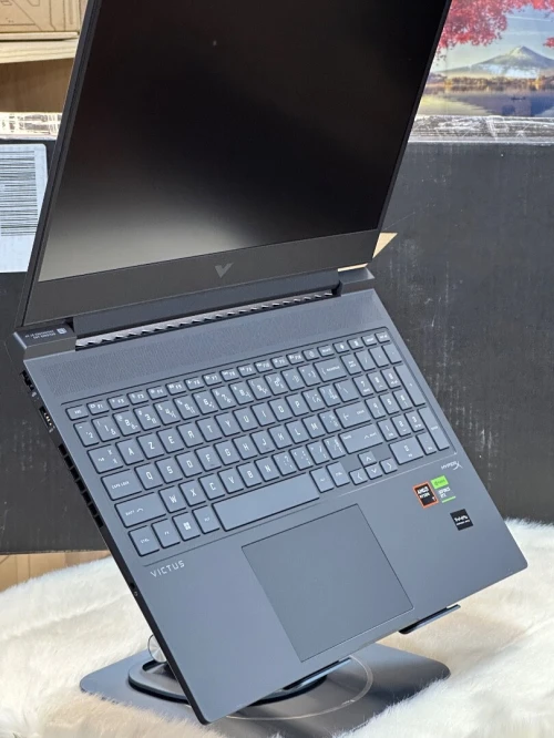 HP VICTUS GAMING 16 S1023DX AMD RYZEN 7 8845HS 16GO DDR5 512GO SSD NVIDIA GEFORCE RTX4070 8GO NEUF 