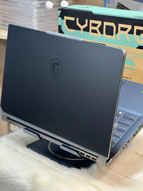 MSI CYBORG 15 B13VFK I7 13620H 16GO DDR5 512GO SSD NVIDIA GEFORCE RTX4060 8GO NEUF SOUS EMBALLAGE 