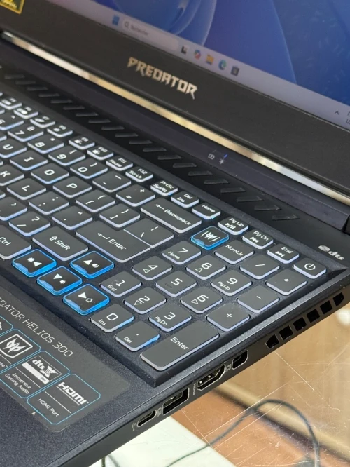ACER PREDATOR HELIOS 300 PH315-53 I7 10750H 32GO 512GO SSD + 1TO SSD + 2TO HDD RTX2070 8GO