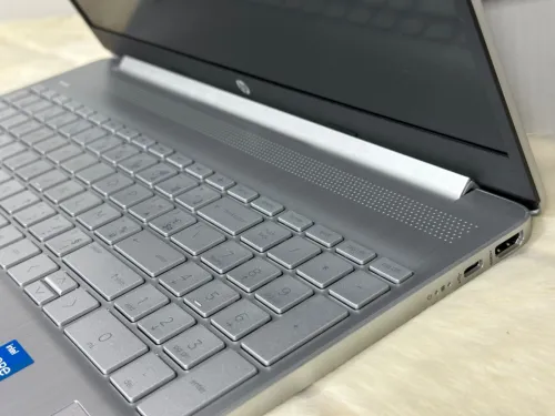 HP LAPTOP 15 DY1531WM I3 1215U 8GO 256GO SSD NEUF SOUS EMBALLAGE 