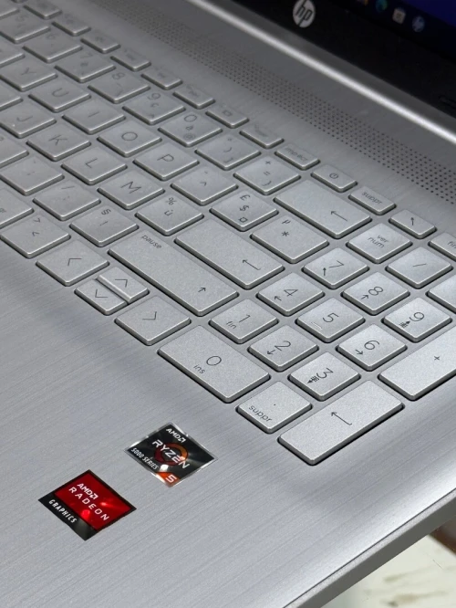 HP LAPTOP 17 CP0122NF AMD RYZEN 5 5500U 16GO 1TO SSD NVME