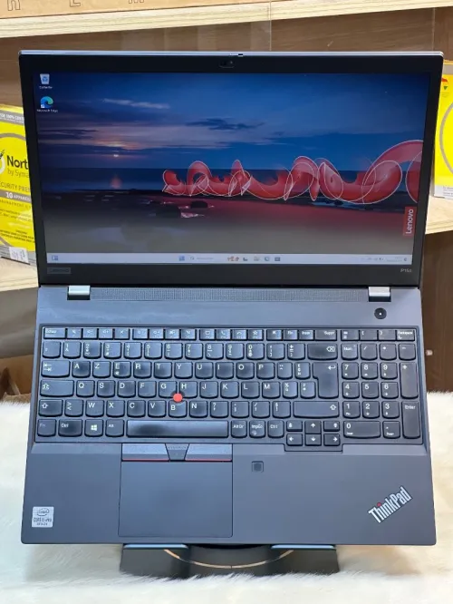 LENOVO THINKPAD P15s I5 VPRO 10310U 16GO 512GO SSD NVIDIA QUADRO P620 4GO 