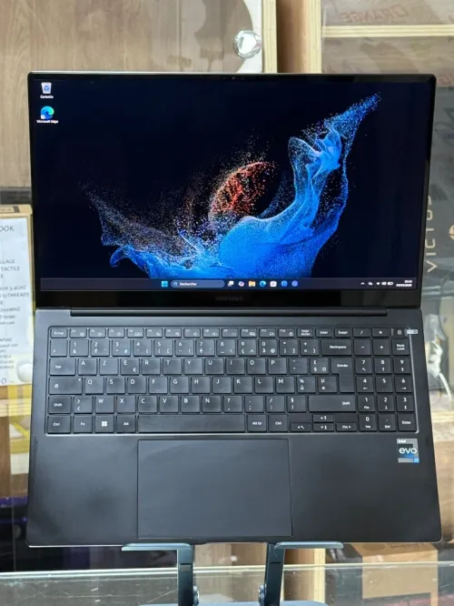 SAMSUNG GALAXYBOOK 2 PRO 950XED INTEL CORE I7 EVO 1260P 16GO 512GO SSD NVME