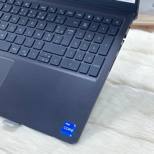 DELL VOSTOR 15 5510 I5 11320H RAM 8GO 256 SSD ECRAN 15.6 WIN 11 original 