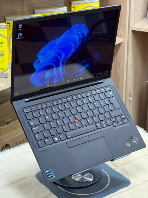 LENOVO THINKPAD X1 CARBON GEN 9 I7 EVO 1185G7 32GO 512GO SSD 4K OLED