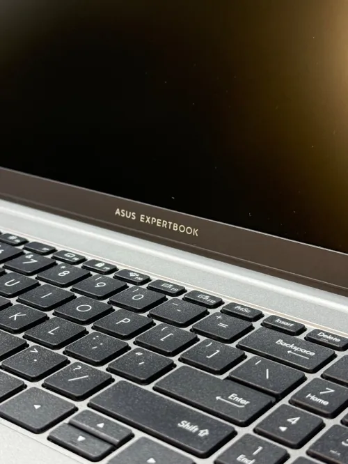 ASUS EXPERTBOOK P1 P1503CVA I7 13620H 16GO 512GO SSD NVME NEUF SOUS EMBALLAGE