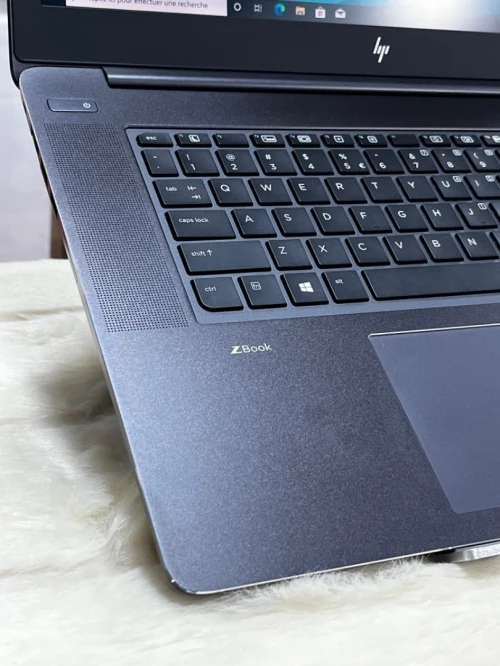 HP ZBOOK STUDIO G4 I7 VPRO 7820HQ 32GO DDR4 512 SSD NIVIDIA QUADRO M1200 4GO 15.6 WIN 10