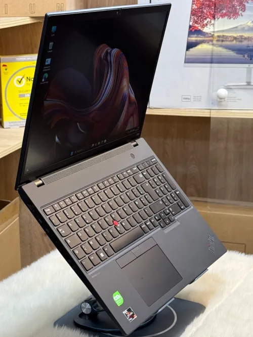 LENOVO THINKPAD P16s GEN 2 AMD RYZEN 7 PRO 7840U 32GO DDR5x 512GO SSD NVME AMD RADEON 780M 4GO GDDR6