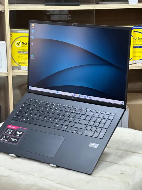 LG GRAM 17Z90S-G ULTRA 7 155H 16GO DDR5X 1TO SSD NEUF