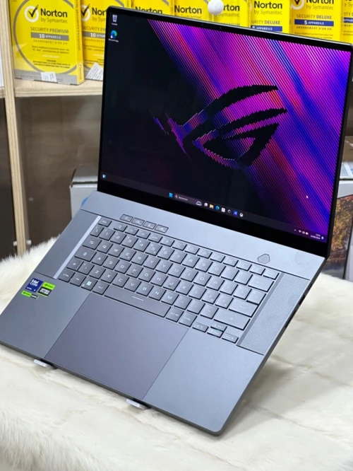 ASUS ROG ZEPHYRUS G16 GU605MV ULTRA 9 185H 16GO DDR5 1TO SSD NVIDIA GEFORCE RTX4060 8GO 3K OLED NEUF