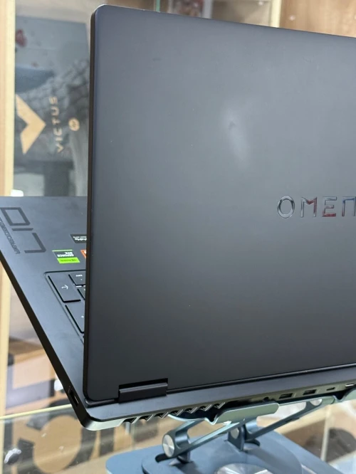 HP OMEN 17 DB0XXX AMD RYZEN 5 8645HS 16GO 512GO SSD NVIDIA GEFORCE RTX4050 6GO GDDR6