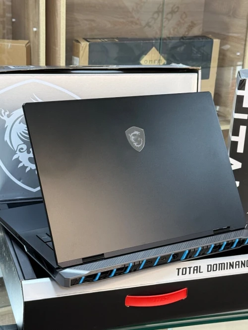 MSI TITAN 18 HX A2XWIG ULTRA 9 285HX 64GO 4TO SSD NVIDIA GEFORCE RTX5080 16GO NEUF SOUS EMBALLAGE 