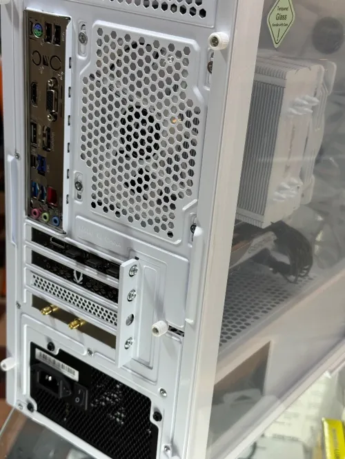 DESKTOP GAMING I5 12400F 32GO 1TO SSD NVIDIA GEFORCE RTX4060Ti 8Go GDDR6 NEUF SOUS EMBALLAGE 