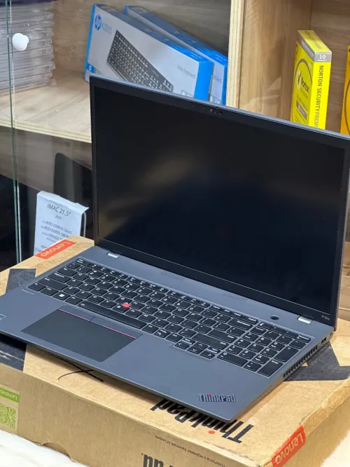 LENOVO THINKPAD P16s Gen 2 AMD RYZEN 7 PRO 7840U 32GO 1TO SSD AMD RADEON 780M NEUF SOUS EMBALLAGE 