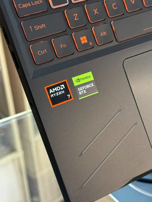 ACER NITRO V16 ANV16-41 AMD RYZEN 7 8845HS 16GO 1TO SSD NVIDIA GEFORCE RTX4060 8GO GDDR6