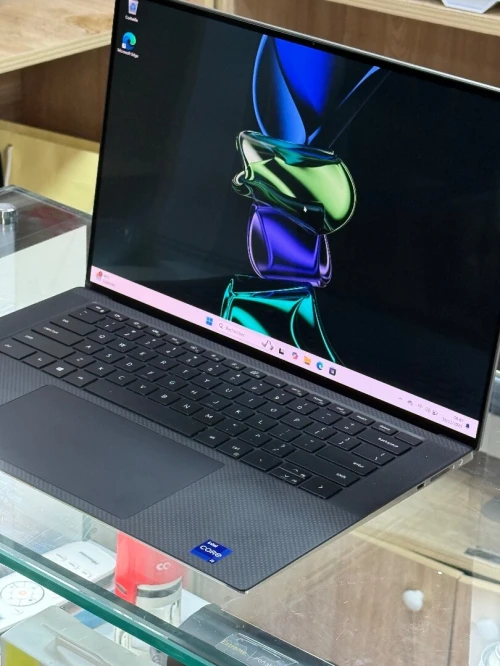DELL XPS 9510 4K OLED I9 11900H 64GO 1TO SSD NVIDIA GEFORCE RTX3050Ti 4GO TACTILE