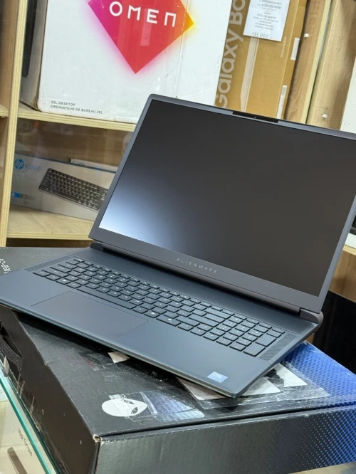 ALIENWARE 18 Area 51 ULTRA 9 275Hx 64Go DDR5 2To SSD NVIDIA GEFORCE RTX5090 24Go GDDR7 NEUF SOUS EMB