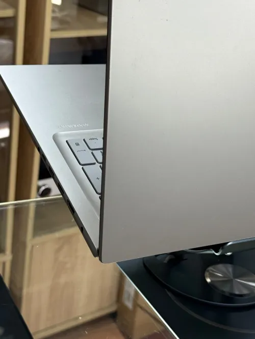 ASUS VIVOBOOK 17 X1704ZA I7 1255U 16GO 512GO SSD NVME