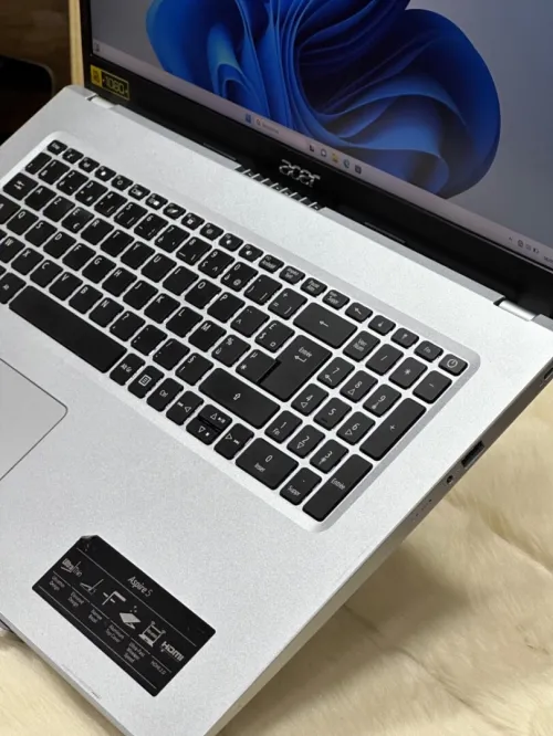 ACER ASPIRE 5 A517-52 I5 1135G7 8GO 256GO SSD NVME 