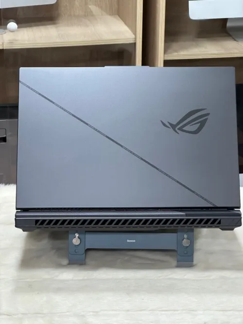 ASUS ROG STRIX G18 G814JIR I9 14900HS 32GO DDR5 1TO SSD NVIDIA GEFORCE RTX4070 8GO GDDR6 