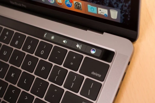 TOUCHBAR 15.4" 2018 I7 2.2GHZ 16GO 256GO SSD AMD RADEON PRO 555X 4GO GDDR5 CYCLE 61