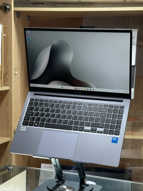 SAMSUNG GALAXYBOOK 750XFG INTEL CORE 7 150U 16GO 512GO SSD NVME