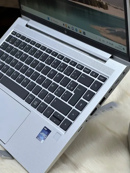 HP ELITEBOOK 640 G10 I5 VPRO 1345U 32GO DDR4X 512Go SSD NEUF